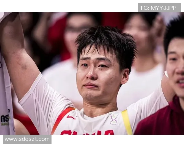 媒体人：没有王豪杰男篮内外线进攻分裂，死打内线凿不死对手